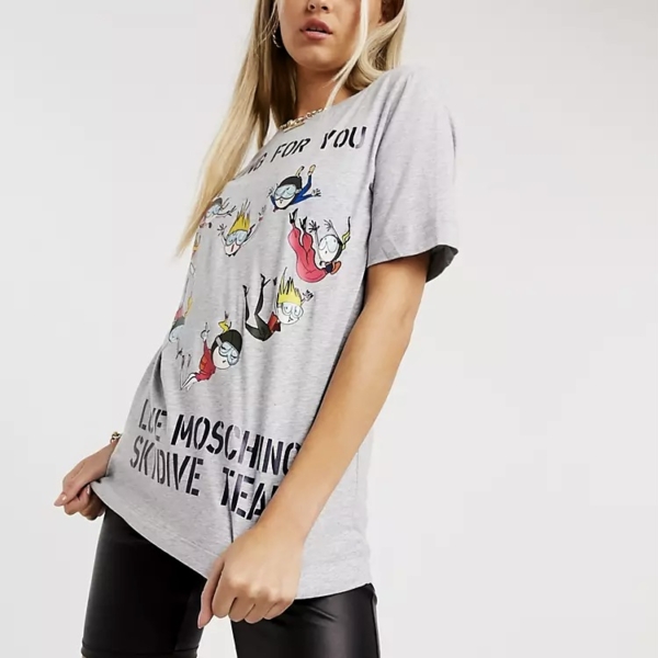 .Moschino t-särk. Suurus XL