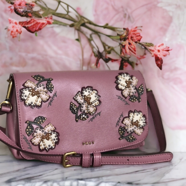 .DKNY käekott