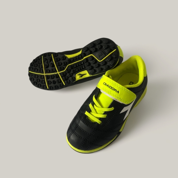 Diadora pootsad. Suurus 30
