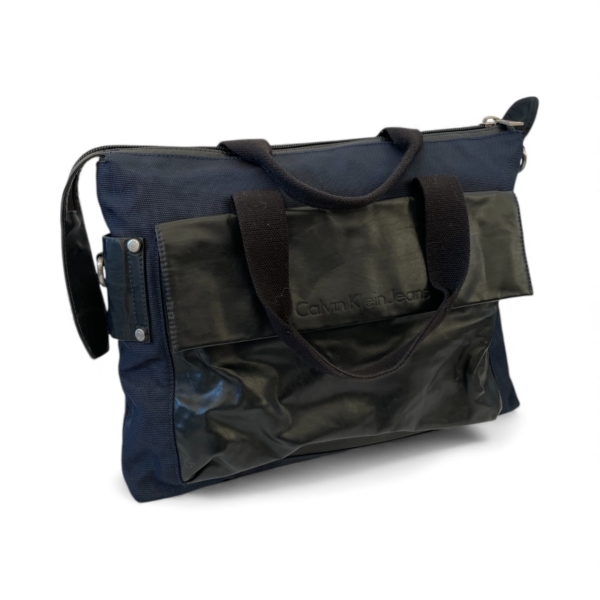 Calvin Klein arvutikott