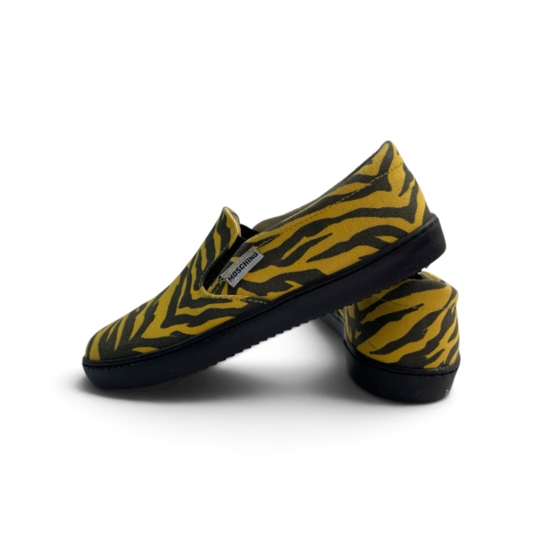 Moschino tennised. Suurus 32